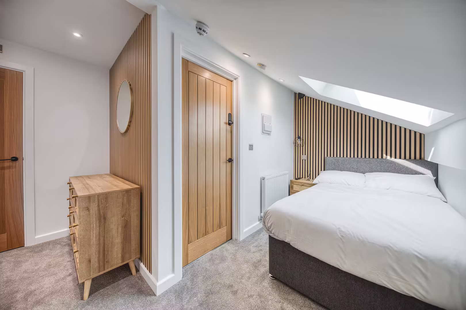 Room 6, May Street, DE22