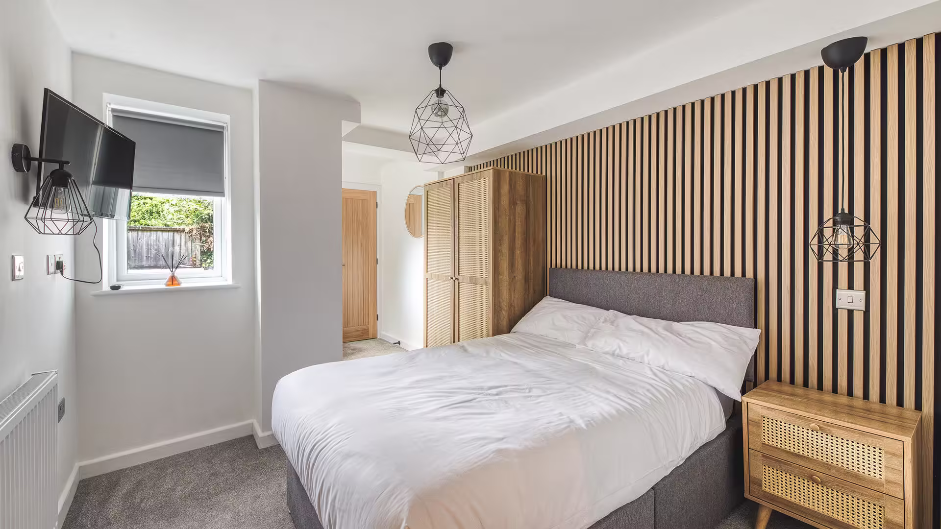 Room 2, May Street, DE22