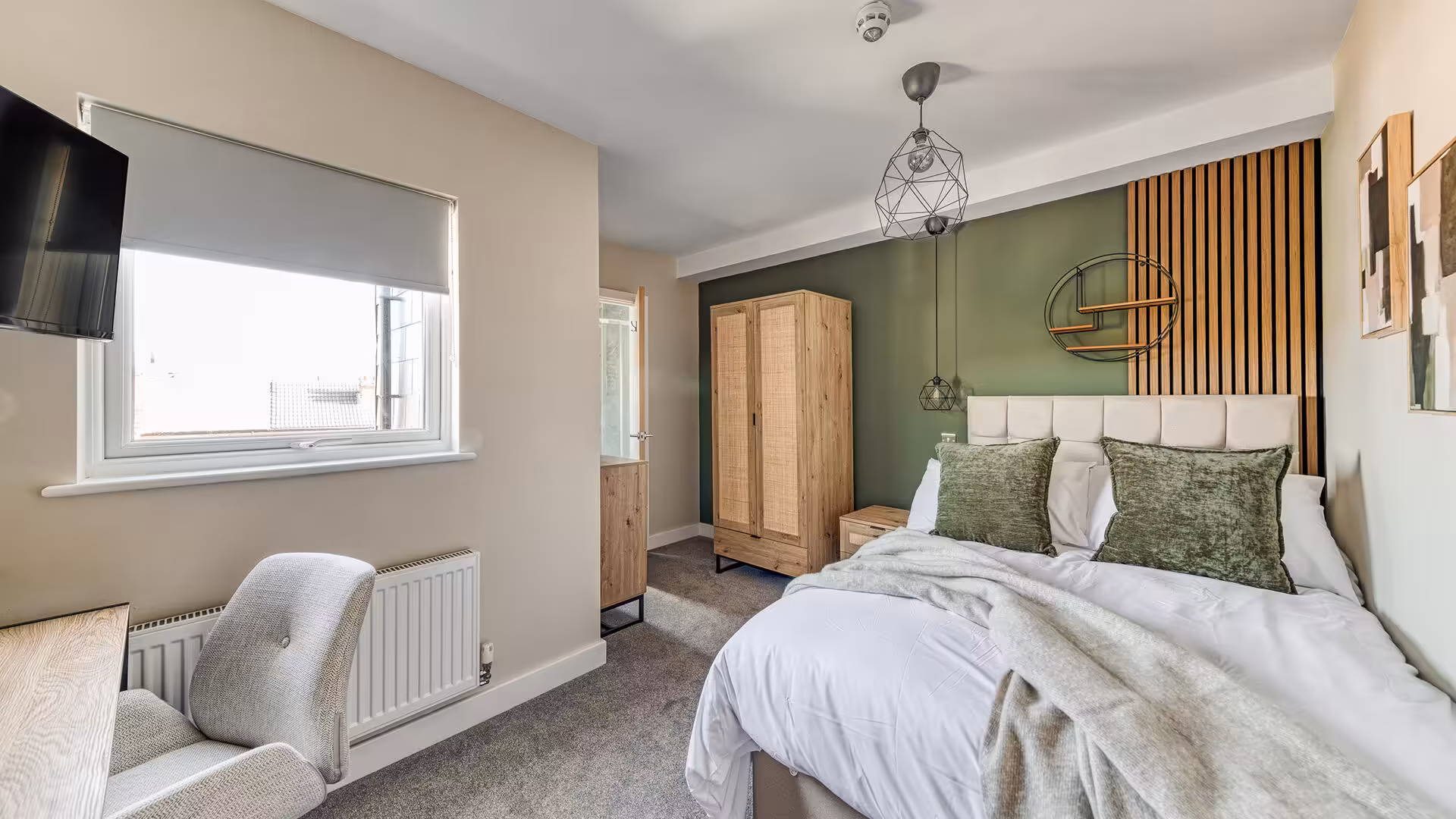 Room 6, Nelson Street, NG10