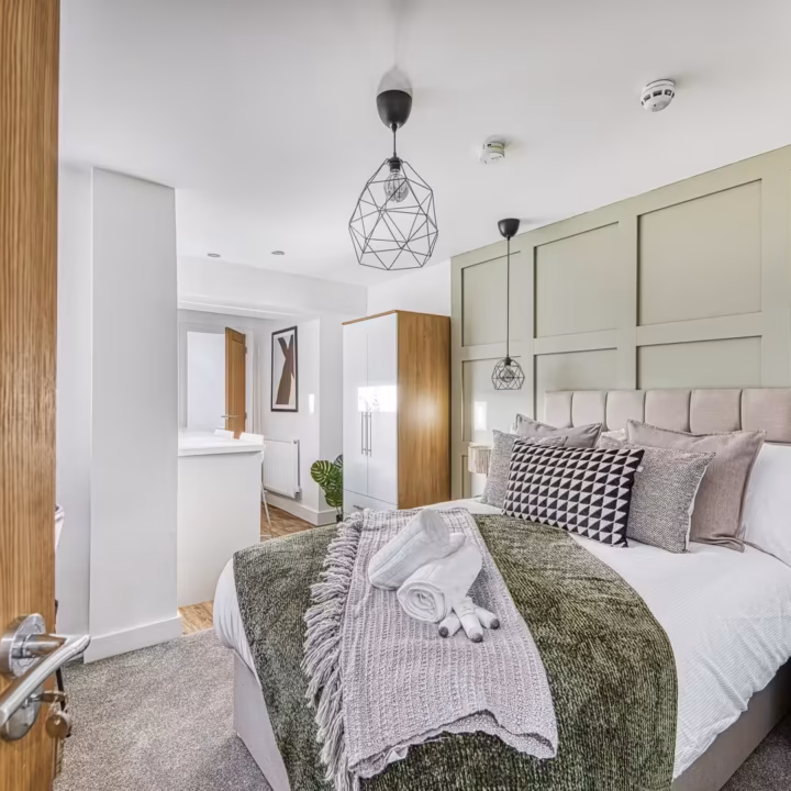 Room 2, Bennett Street, NG10