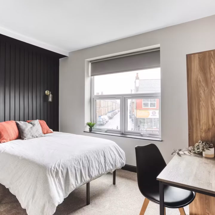 Room 4, London Road, DE24