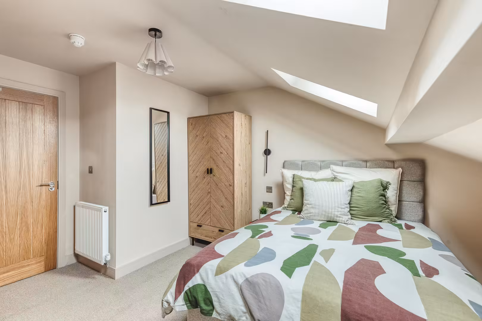 Room 5, Mitchell Street, NG10
