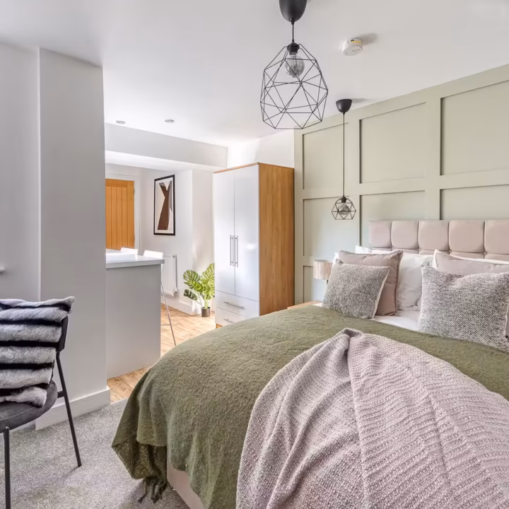 Room 6, Bennett Street, NG10